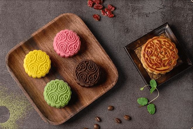 月餅全自動(dòng)刷蛋機(jī)，提高產(chǎn)品產(chǎn)量，提升產(chǎn)品檔次！
